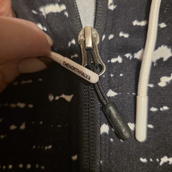 The North Face Women’s Black Marled Full-Zip Hooded Sweater - Picture 3 of 6